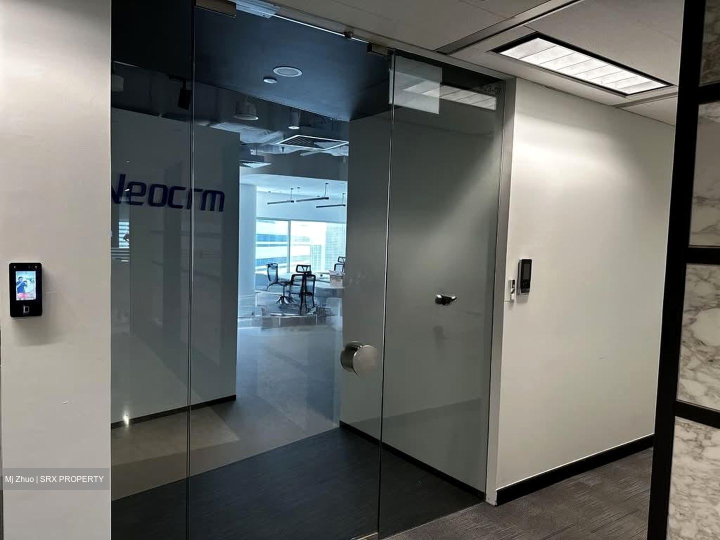 Gateway East (D7), Office #544178031